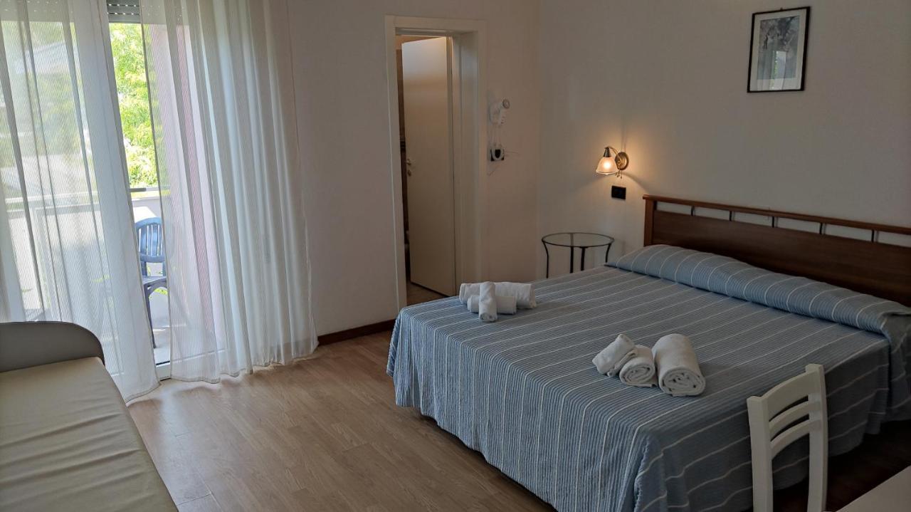 Hotel Villa Elisa Rimini Kültér fotó