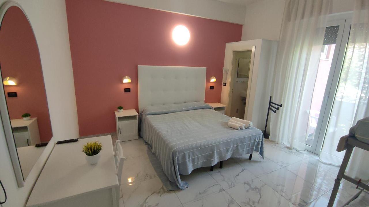 Hotel Villa Elisa Rimini Kültér fotó