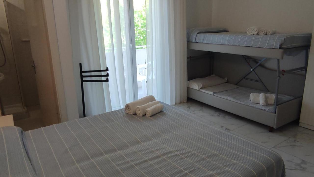 Hotel Villa Elisa Rimini Kültér fotó