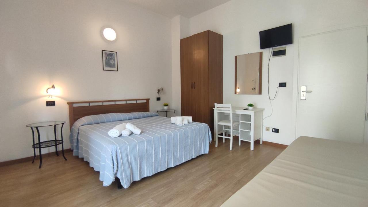 Hotel Villa Elisa Rimini Kültér fotó