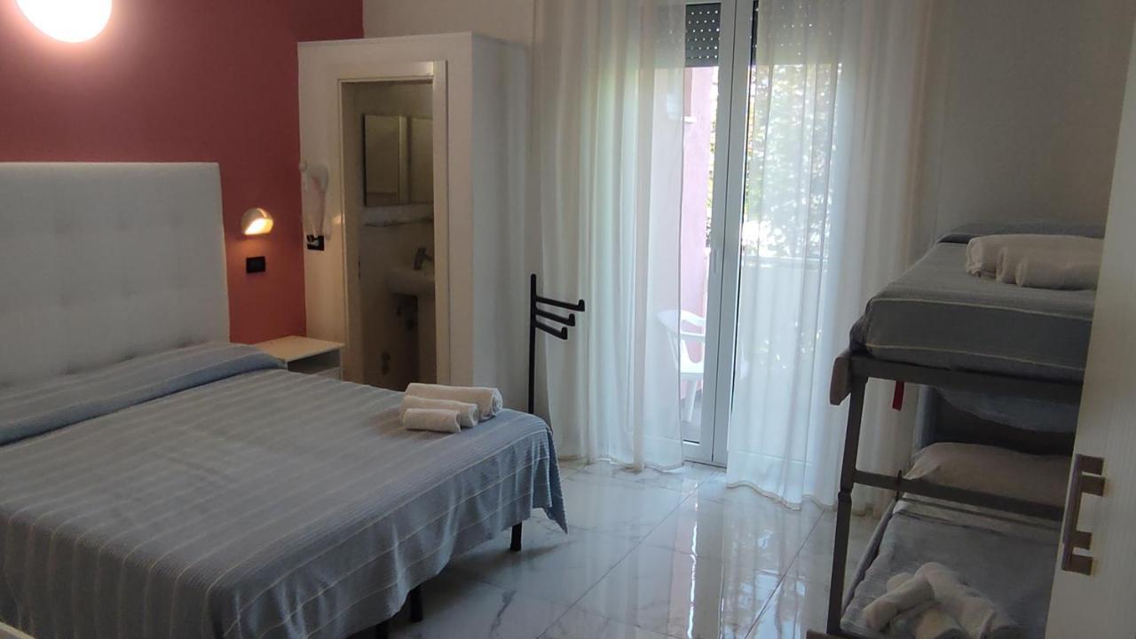 Hotel Villa Elisa Rimini Kültér fotó