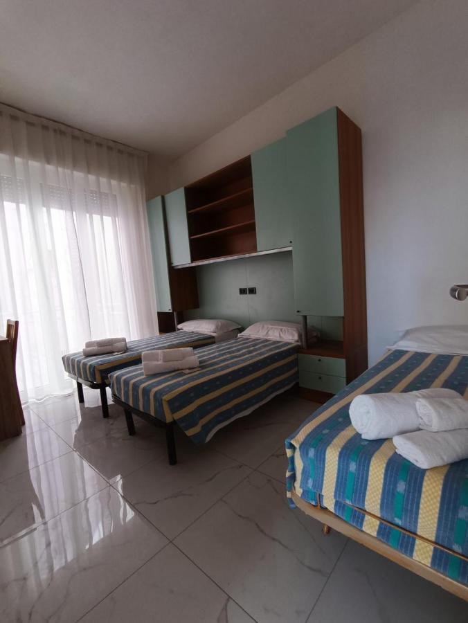 Hotel Villa Elisa Rimini Kültér fotó