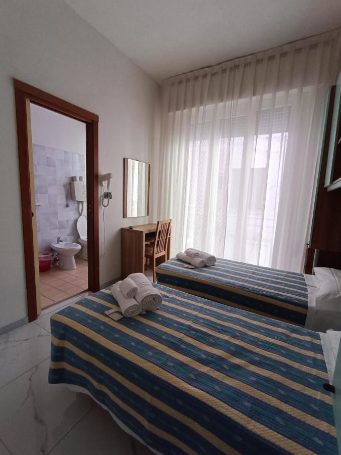 Hotel Villa Elisa Rimini Kültér fotó