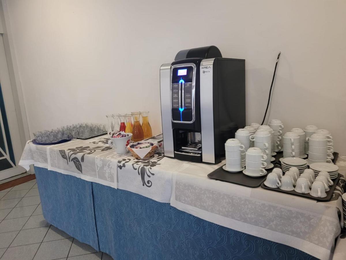 Hotel Villa Elisa Rimini Kültér fotó