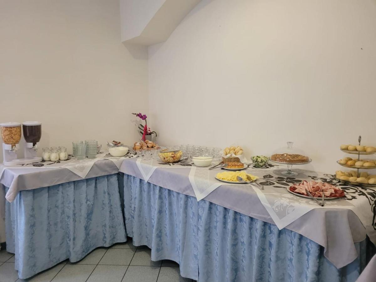 Hotel Villa Elisa Rimini Kültér fotó