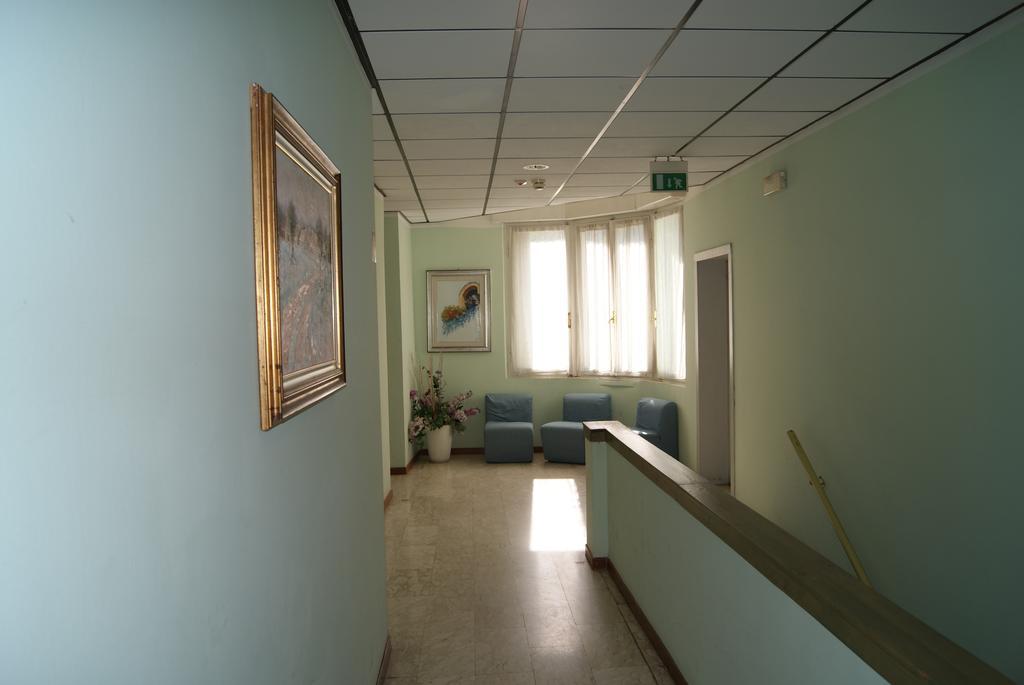 Hotel Villa Elisa Rimini Kültér fotó