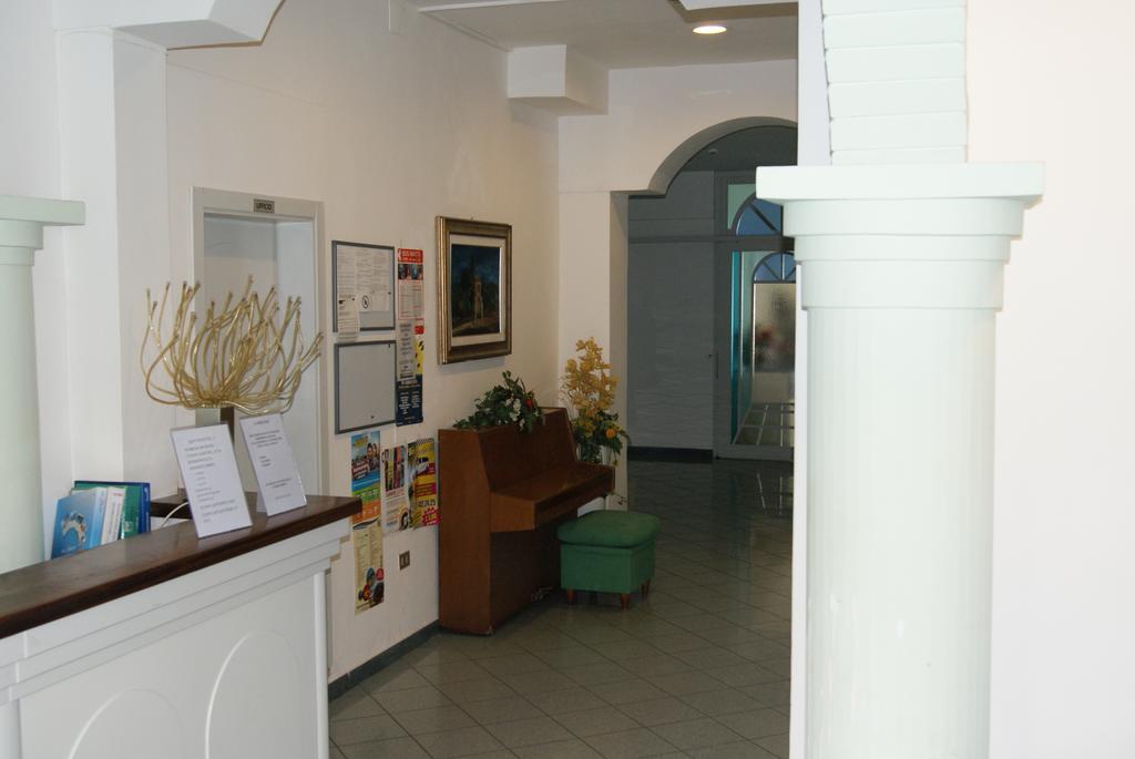 Hotel Villa Elisa Rimini Kültér fotó