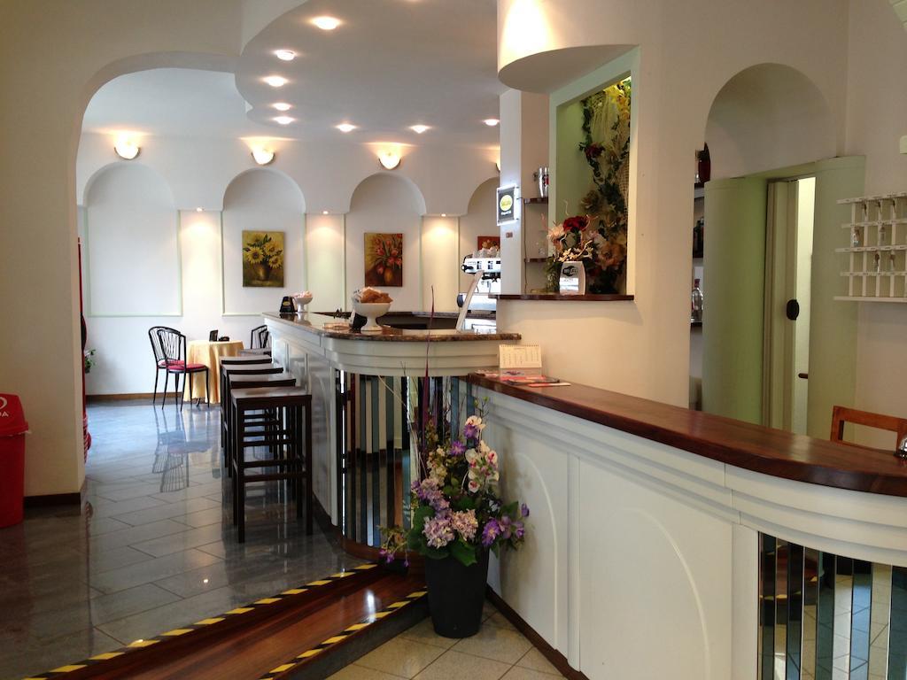 Hotel Villa Elisa Rimini Kültér fotó
