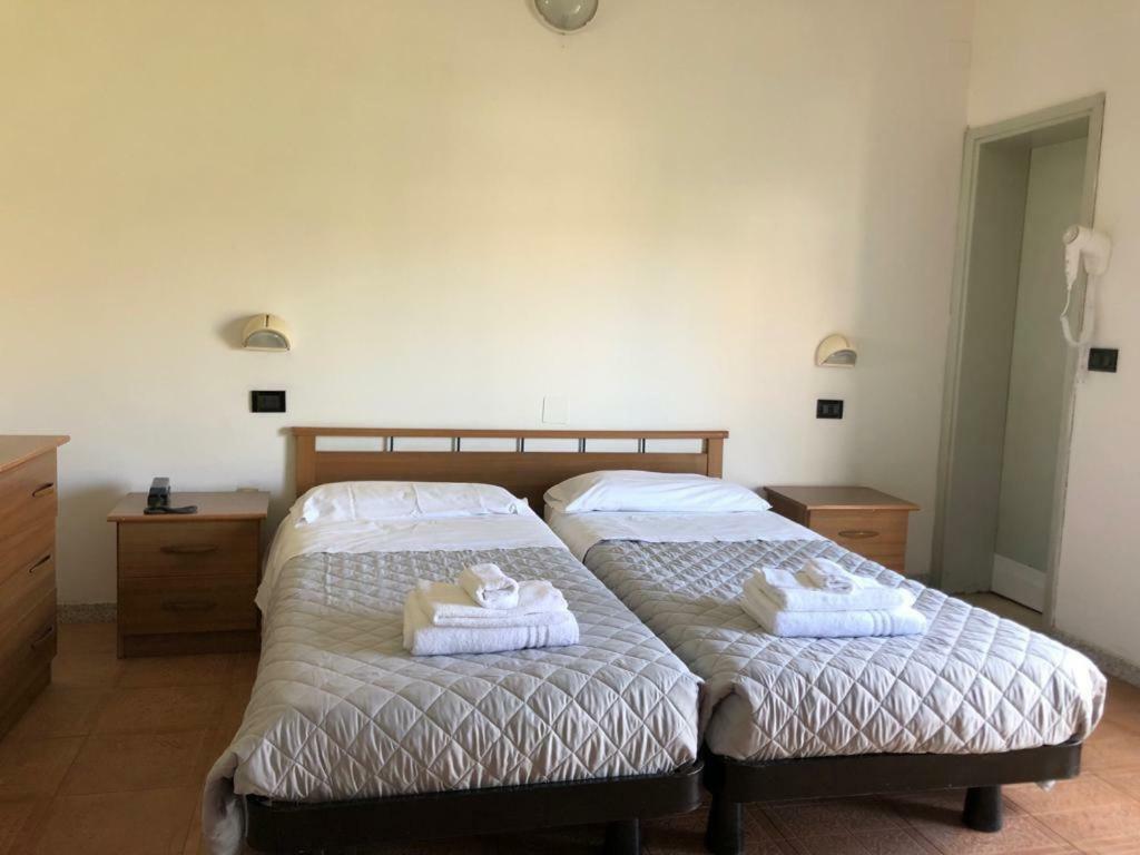 Hotel Villa Elisa Rimini Kültér fotó