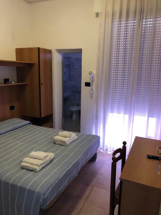 Hotel Villa Elisa Rimini Kültér fotó